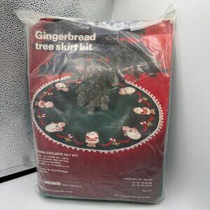 Leewards Vintage Felt Gingerbread Santa Snowman Christmas Tree Skirt Craft Kit